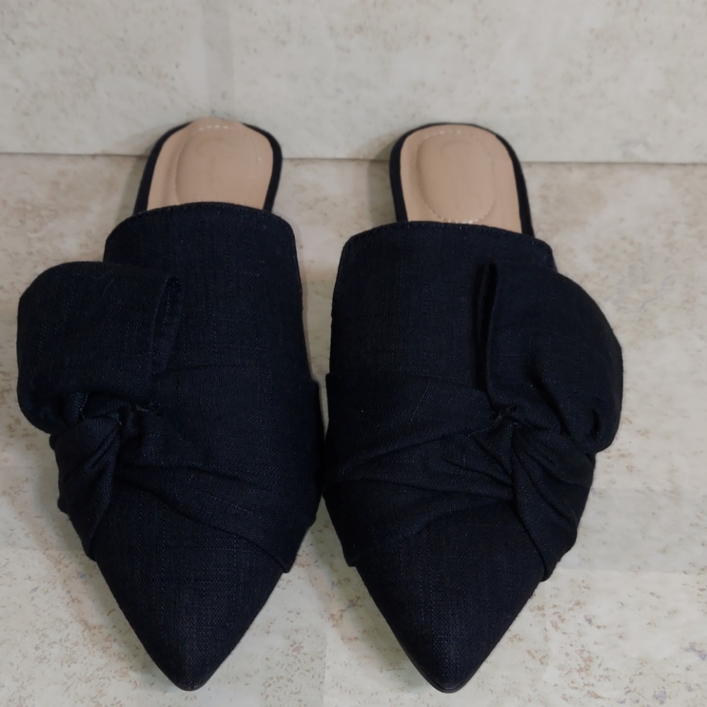 C. Comfort Flat Pointed Toe Mules Slip-Ons Linen Look Black size 6 Wide